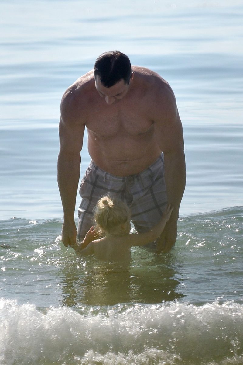*PREMIUM-EXCLUSIVE* Wladimir Klitschko gets in some father/daughter time with his daughter Kaya